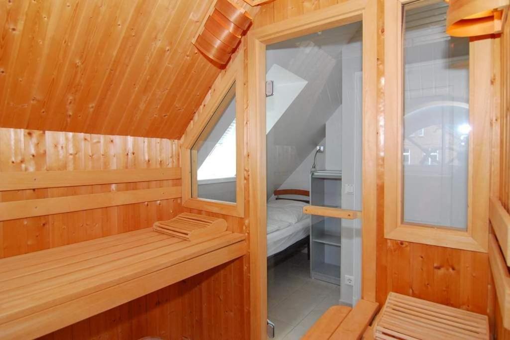 Maybachstrasse 22 *